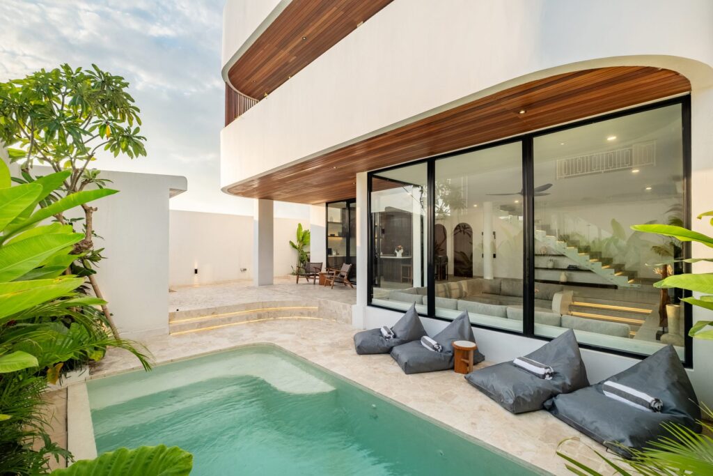 Private pool and terrace at Villa Quattro, Casa Di Cemagi