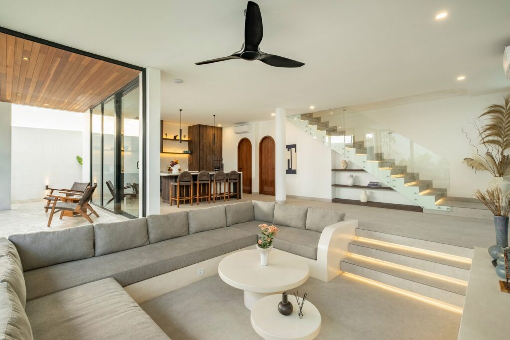 Sunken lounge and living area at Villa Quattro